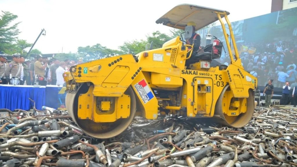 Polda Jawa Barat Musnahkan 4.599 Knalpot Brong